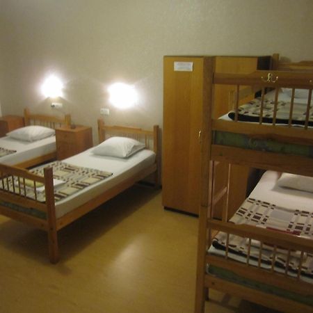 Yaroslav Hostel Kijów Zewnętrze zdjęcie