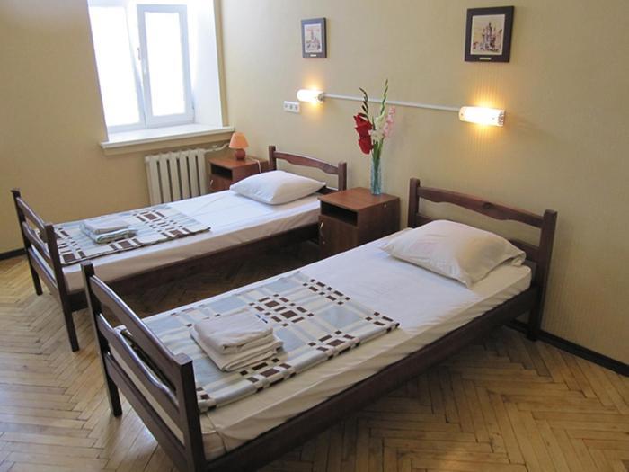 Yaroslav Hostel Kijów Zewnętrze zdjęcie